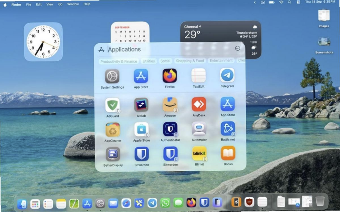 macOS Desktop mit Dock und geöffneten Applikationen.